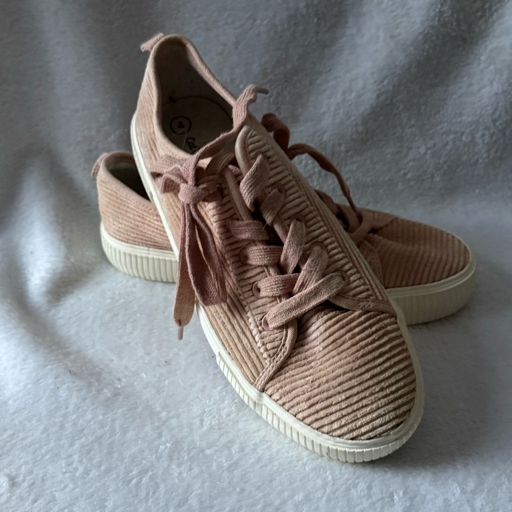 Cat And Jack Women's Pink Corduroy Sneakers Women’s‎ Size 4 Shoes Lace Up